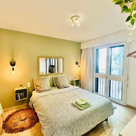 Le For 3 Guests Near Train Station פרפיניין